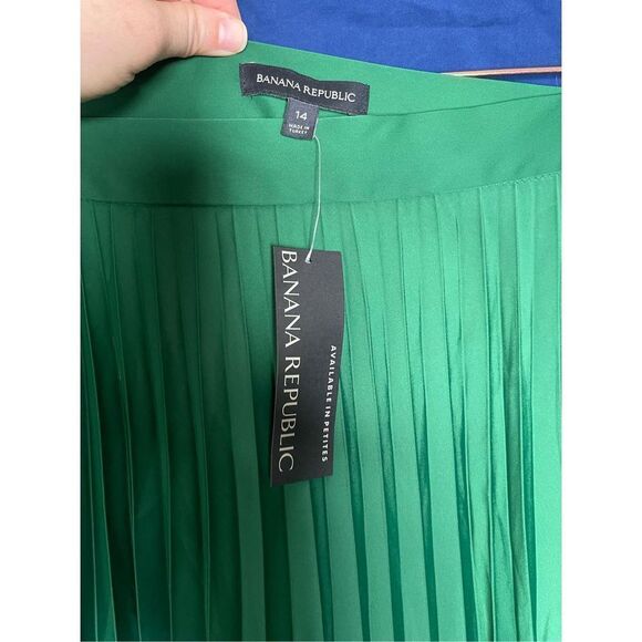 Banana Republic Green Pleated Skirt 14 - NWT - Picture 4 of 6